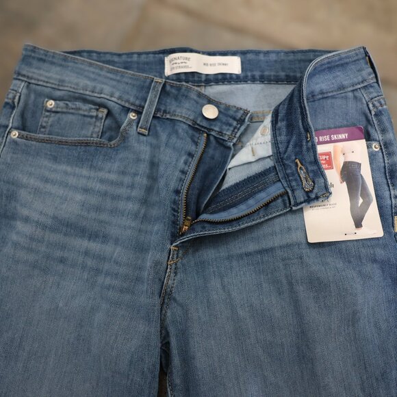 Levi's strauss women mid rise skinny jeans SIGNATURE size 30X30 - Picture 4 of 8